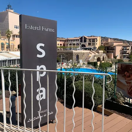 Cap Esterel Le Jardin Cote Mer , Spa Thalgo Climatisation ,Parking ,Parc Aquatique Piscines, Apartment