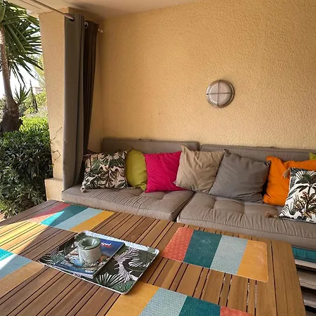 Apartment Cap Esterel Le Jardin Cote Mer , Spa Thalgo Climatisation ,Parking ,Parc Aquatique Piscines, Saint-Raphael (Var)