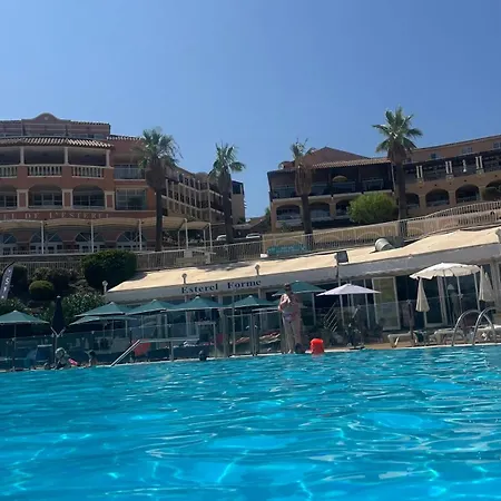 Cap Esterel Le Jardin Cote Mer , Spa Thalgo Climatisation ,Parking ,Parc Aquatique Piscines, Saint-Raphael (Var)