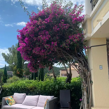 Apartment Cap Esterel Le Jardin Cote Mer , Spa Thalgo Climatisation ,Parking ,Parc Aquatique Piscines, *