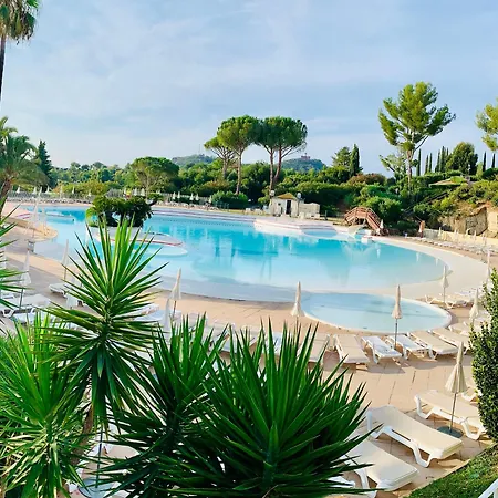 Apartment Cap Esterel Le Jardin Cote Mer , Spa Thalgo Climatisation ,Parking ,Parc Aquatique Piscines, Saint-Raphael (Var)