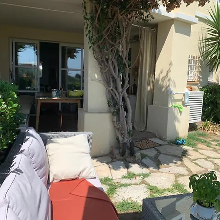 Village Cap Estérel Pierre Et Plages -5 Piscines Dont Chauffée Du 04 Avril Au 02 Novembre * Saint-Raphaël