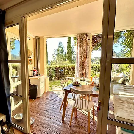 Apartment Village Cap Esterel Pierre Et En Rez De Jardin Vue -plages -parcs Aquatique - Animations -5 Piscines Dont Chauffee Au 01-novembre -parking -climatisation -formule Club *